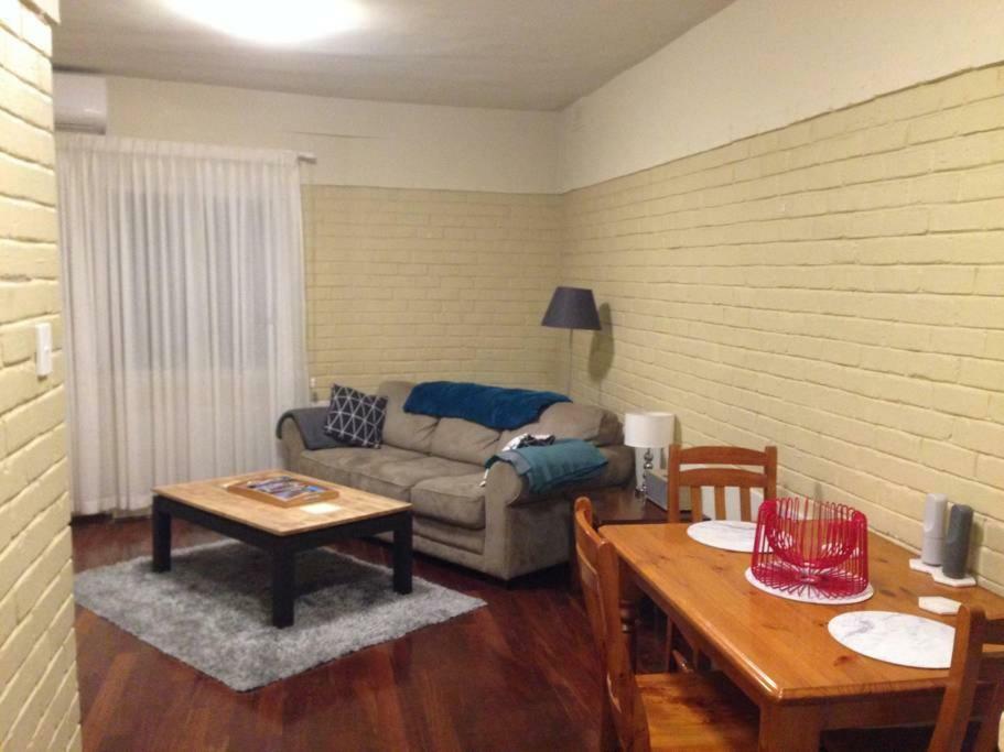 Affordable & Comfortable Apartment On Langley Park Perth Ngoại thất bức ảnh